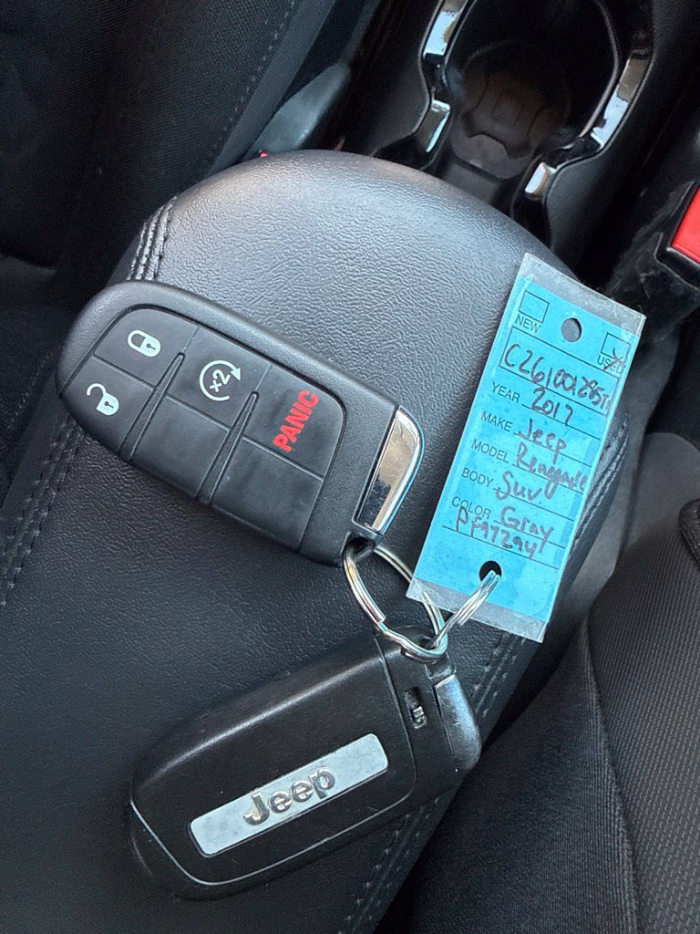 Used 2017 Jeep Renegade Altitude AWD/4WD image 32