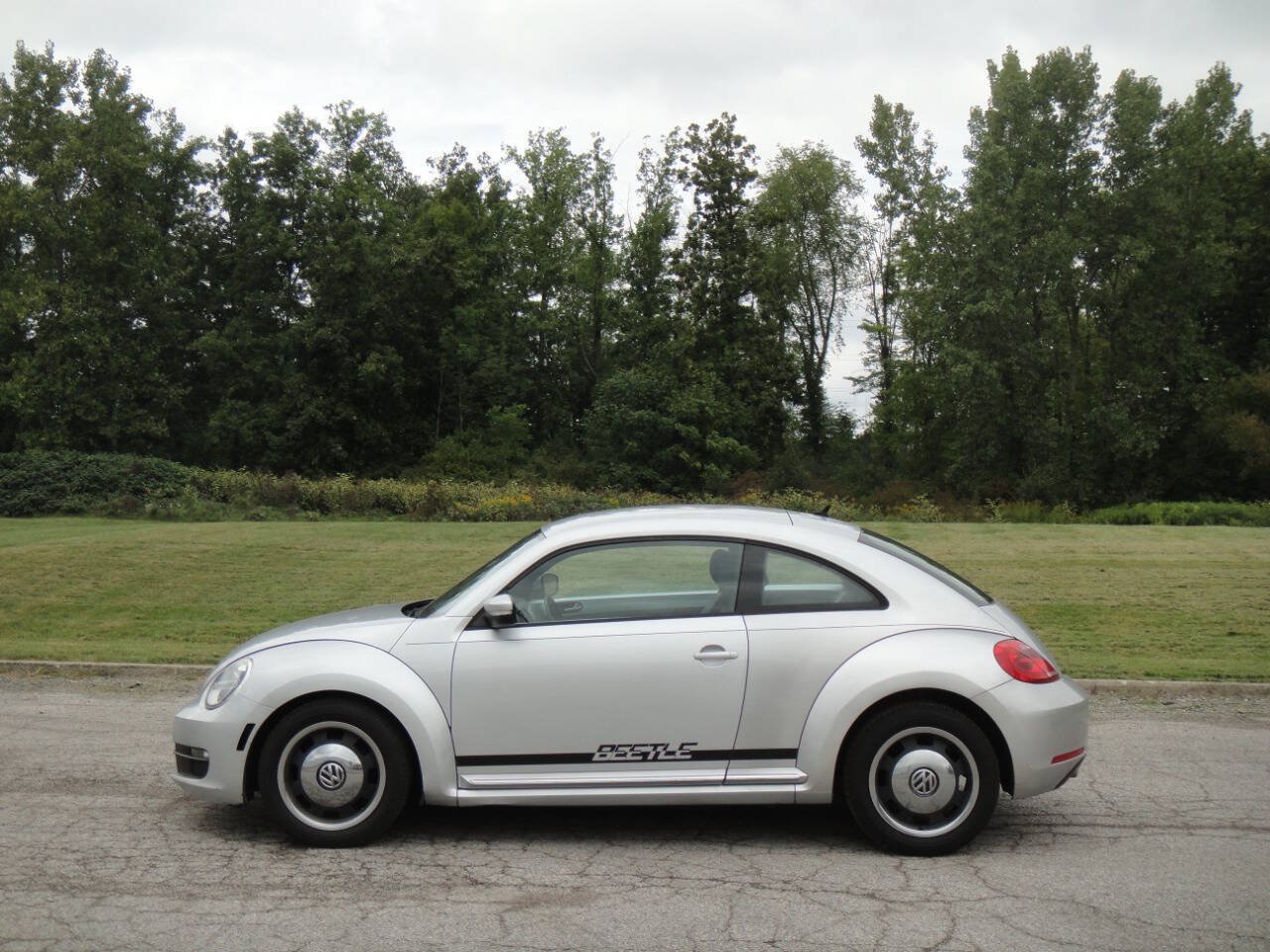 Used 2012 Volkswagen Beetle 2.5 FWD image 6