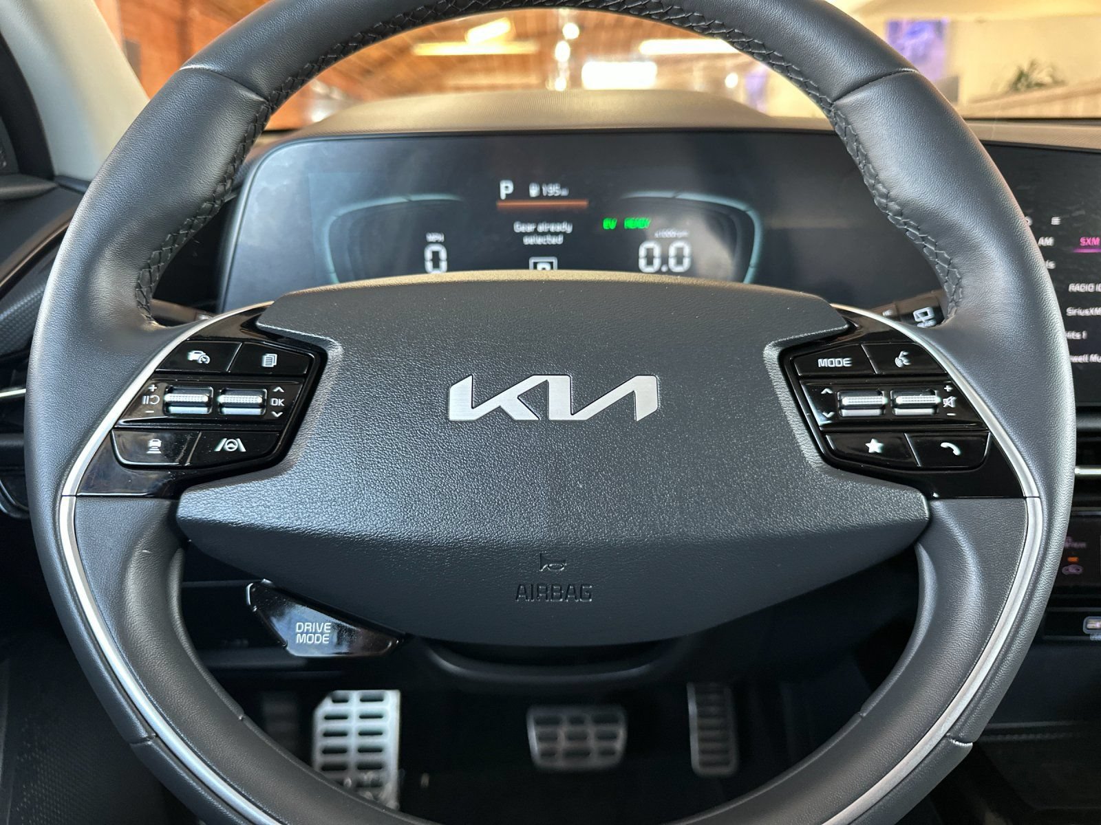 Certified 2024 Kia Niro SX Touring FWD image 32
