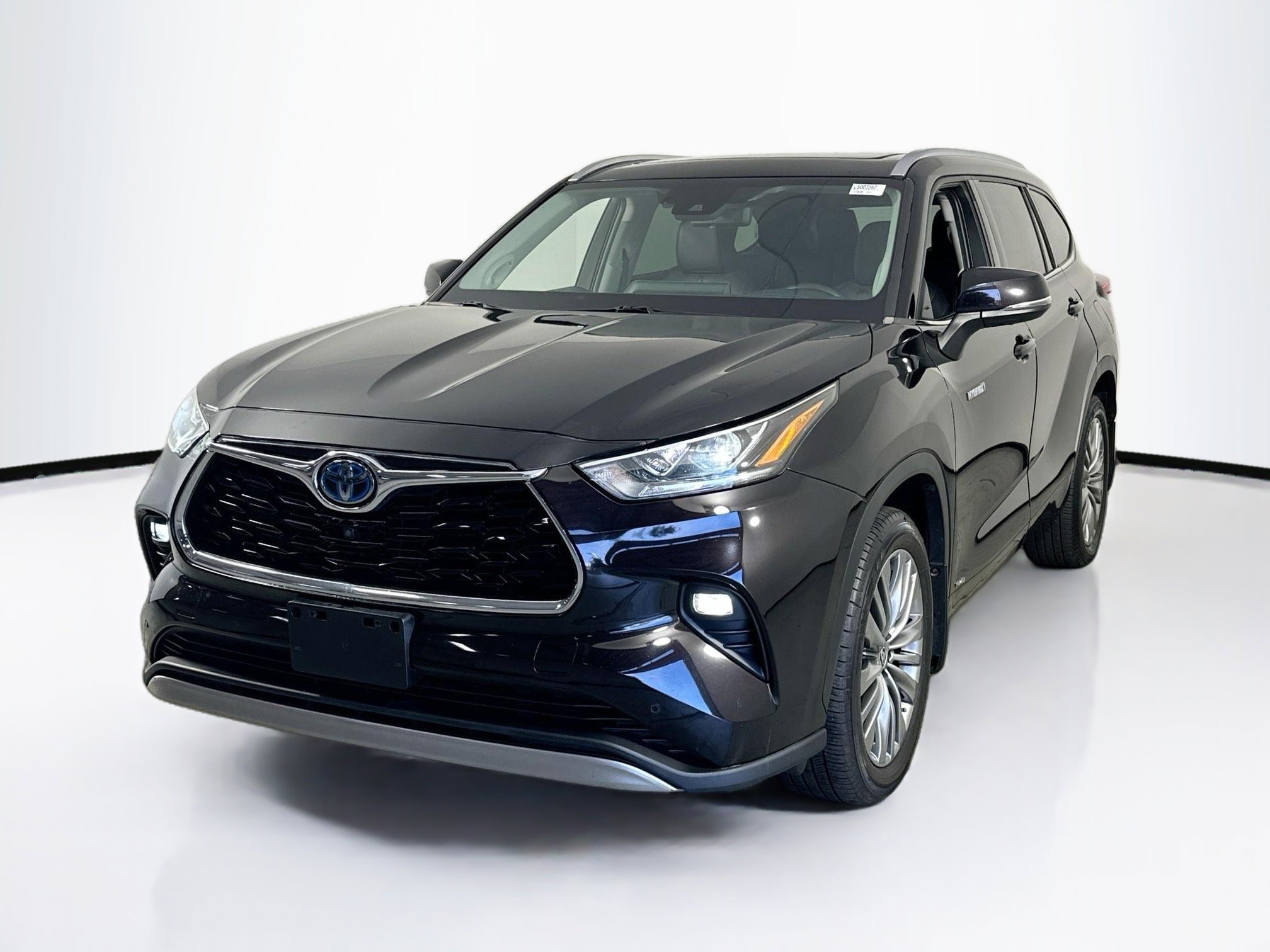 Used 2020 Toyota Highlander Limited Platinum image 1
