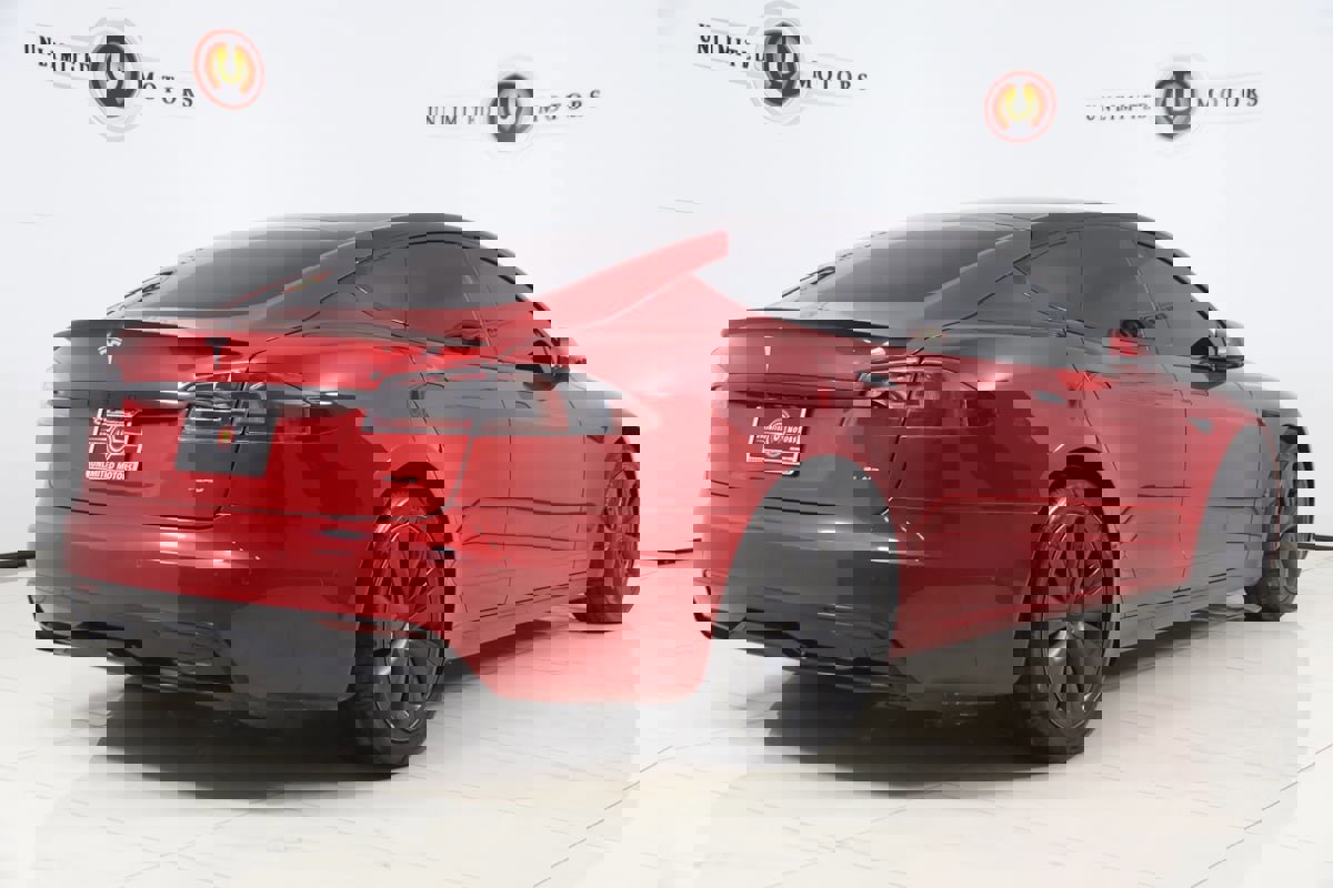 Used 2021 Tesla Model S Plaid image 3