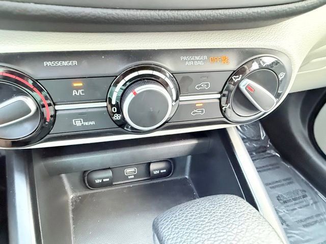 Used 2025 Kia Soul LX image 31
