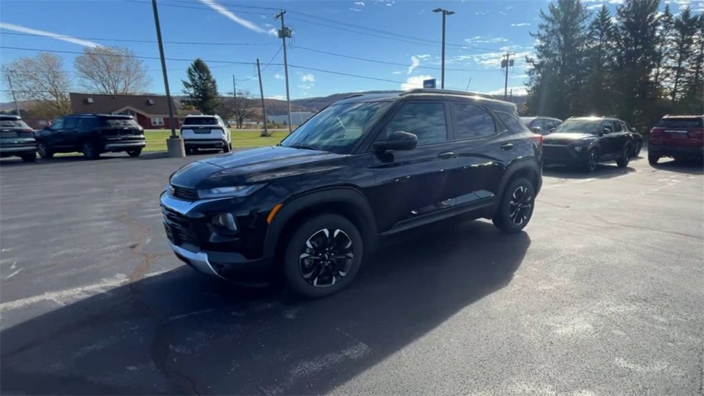 Certified 2022 Chevrolet TrailBlazer LT w/ Driver Confidence Package image 4