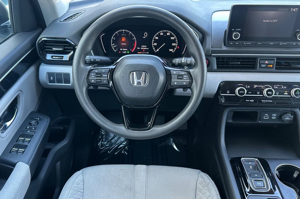 Used 2023 Honda Pilot LX image 13