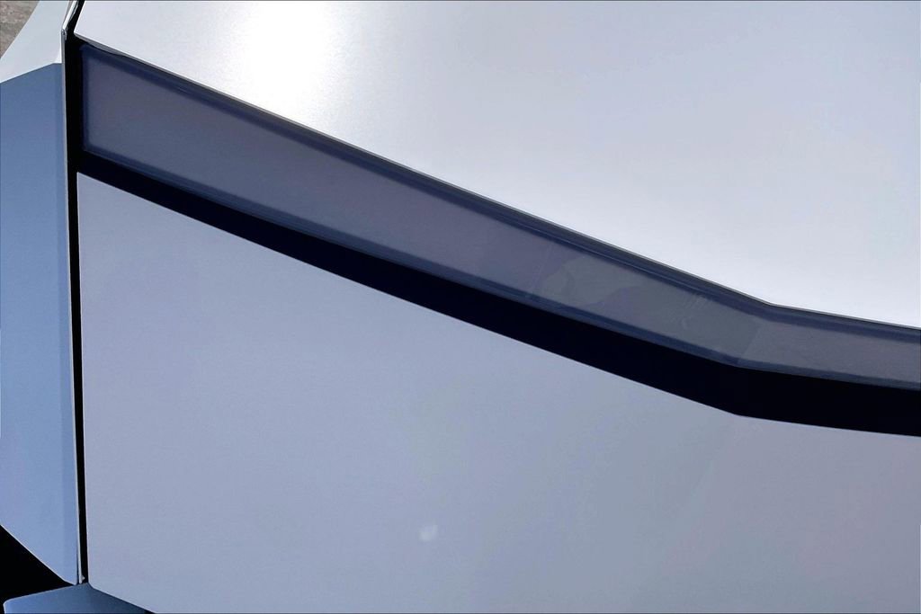 Used 2025 Tesla Cybertruck AWD Crew Cab image 29