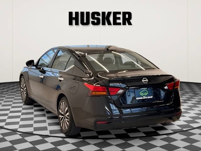 Used 2025 Nissan Altima 2.5 SV FWD image 5