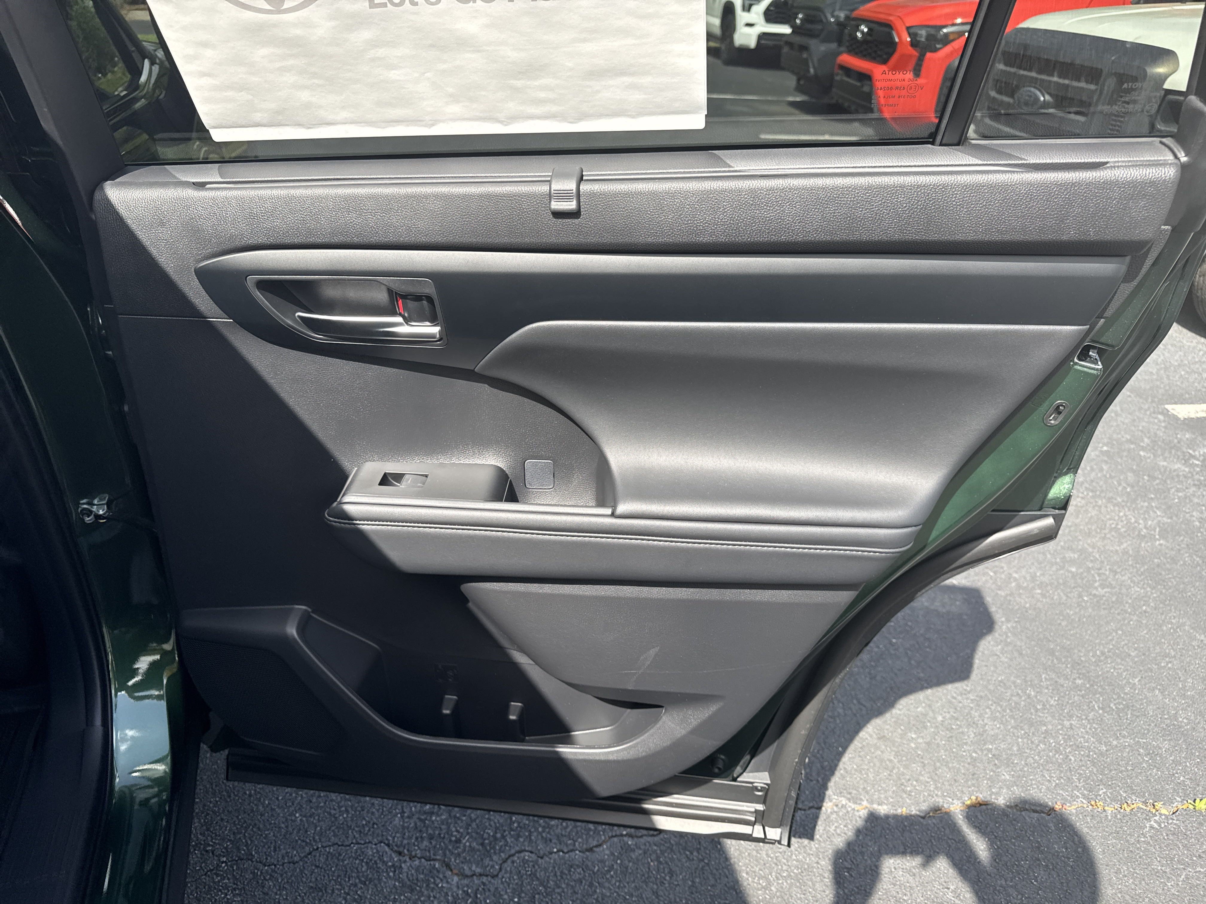 New 2025 Toyota Highlander XLE AWD/4WD image 31