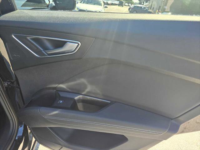 Used 2024 Audi Q4 e-tron Prestige image 14