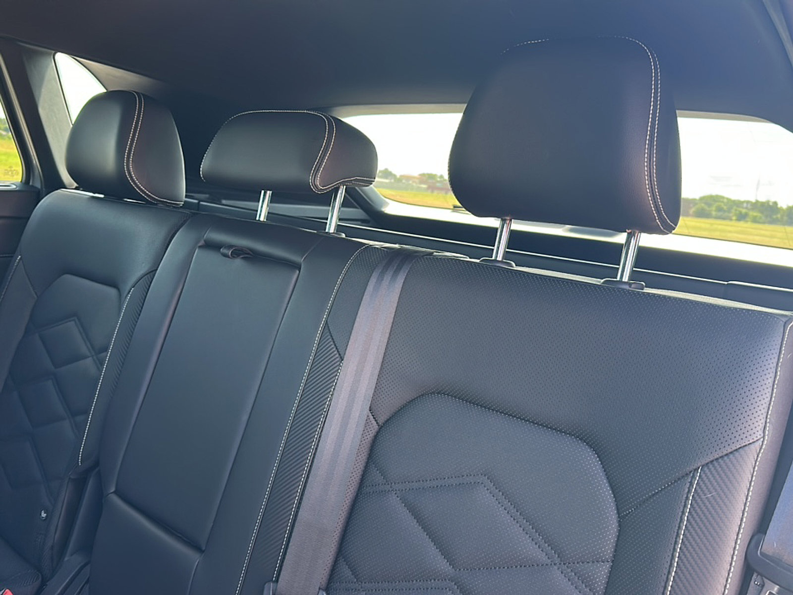 Used 2024 Volkswagen Atlas Cross Sport SE image 19