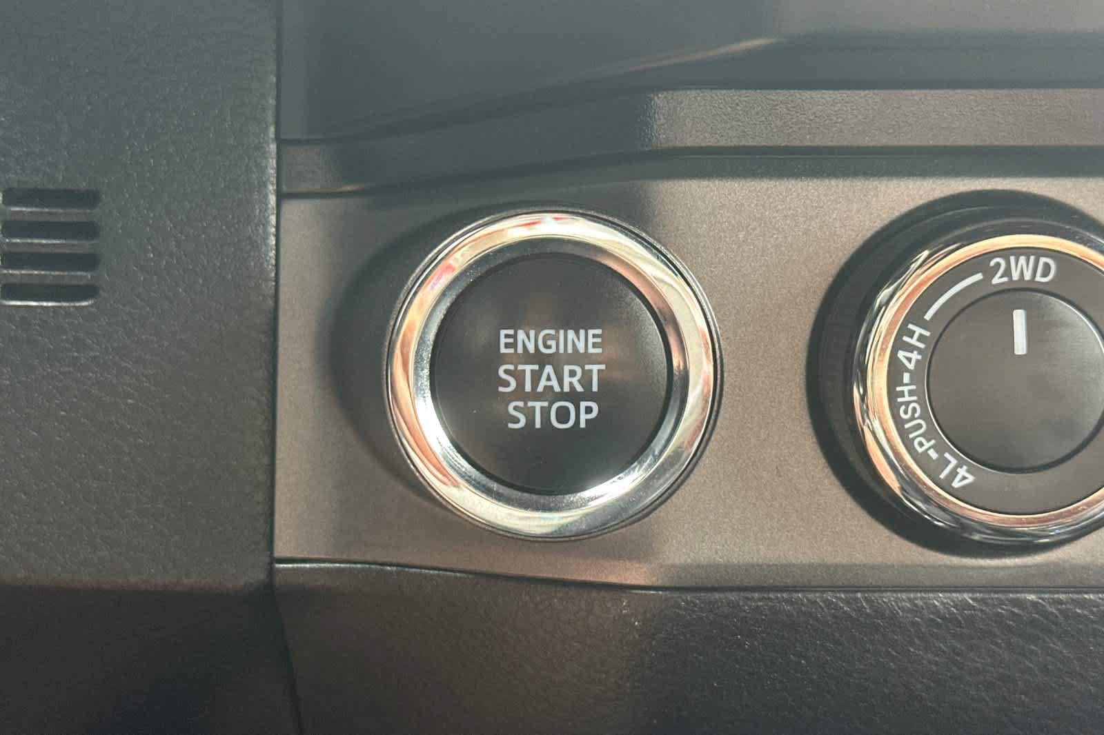Used 2022 Toyota Tacoma TRD Off-Road AWD/4WD image 21