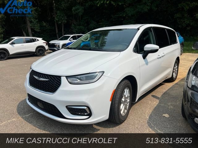 Used 2023 Chrysler Pacifica Touring-L