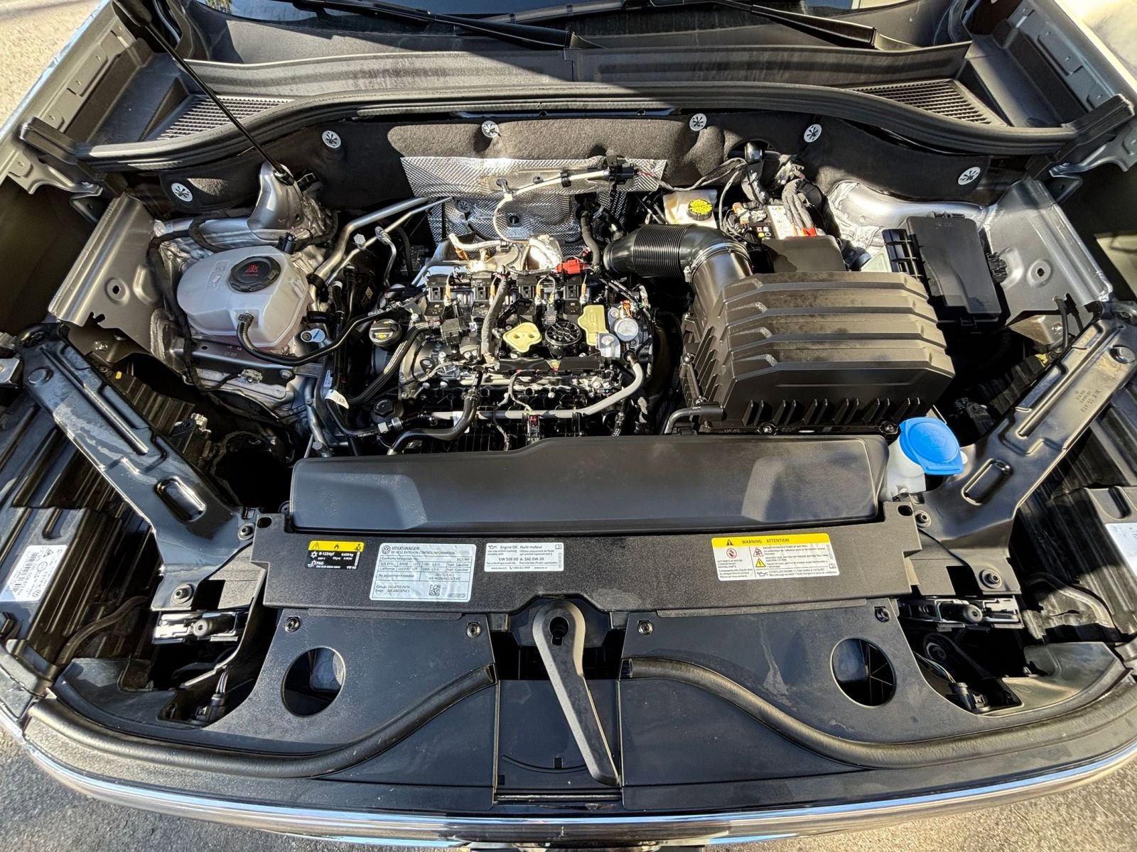 Used 2025 Volkswagen Atlas SE image 33