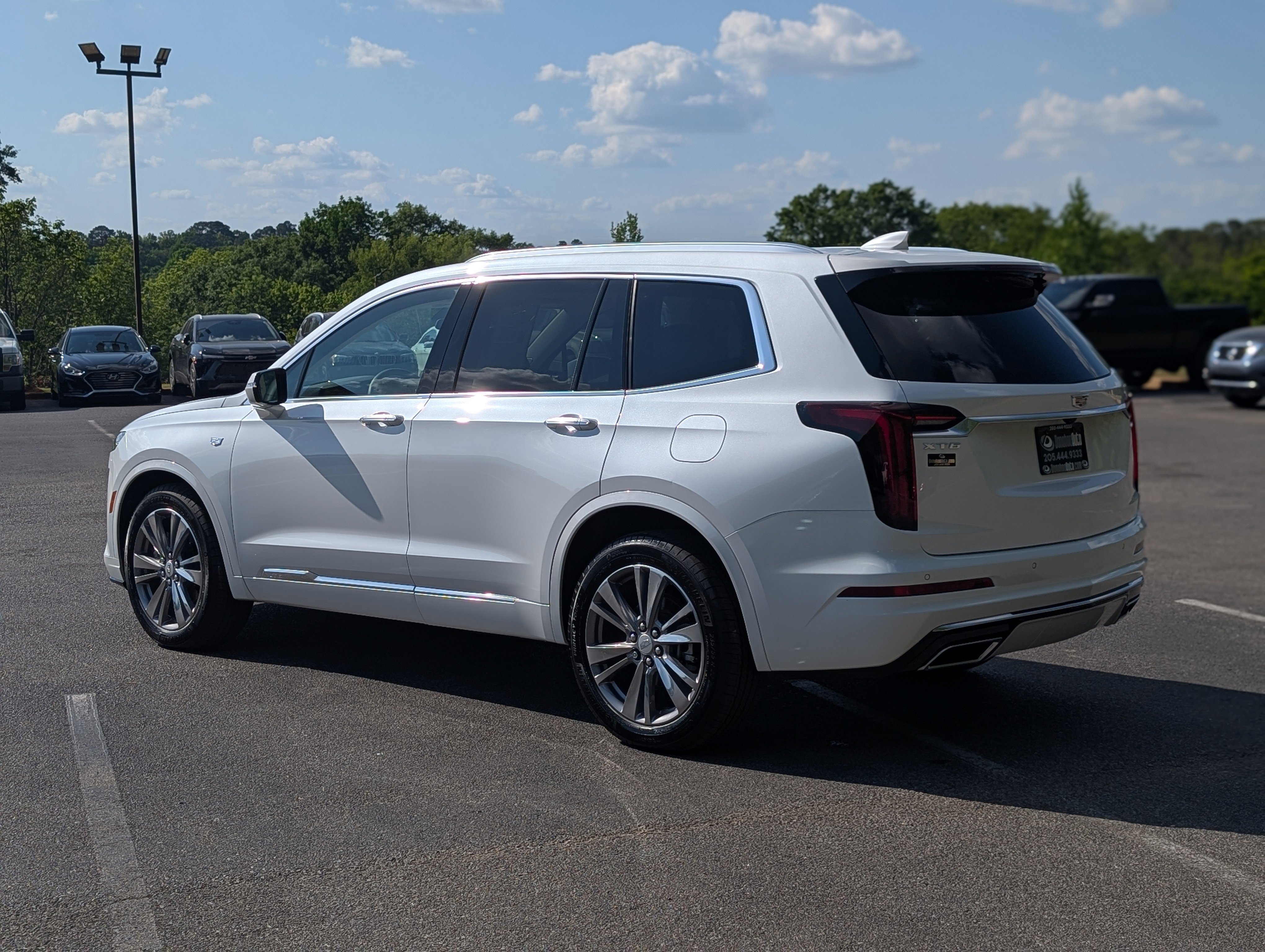Used 2025 Cadillac XT6 Premium Luxury FWD image 5