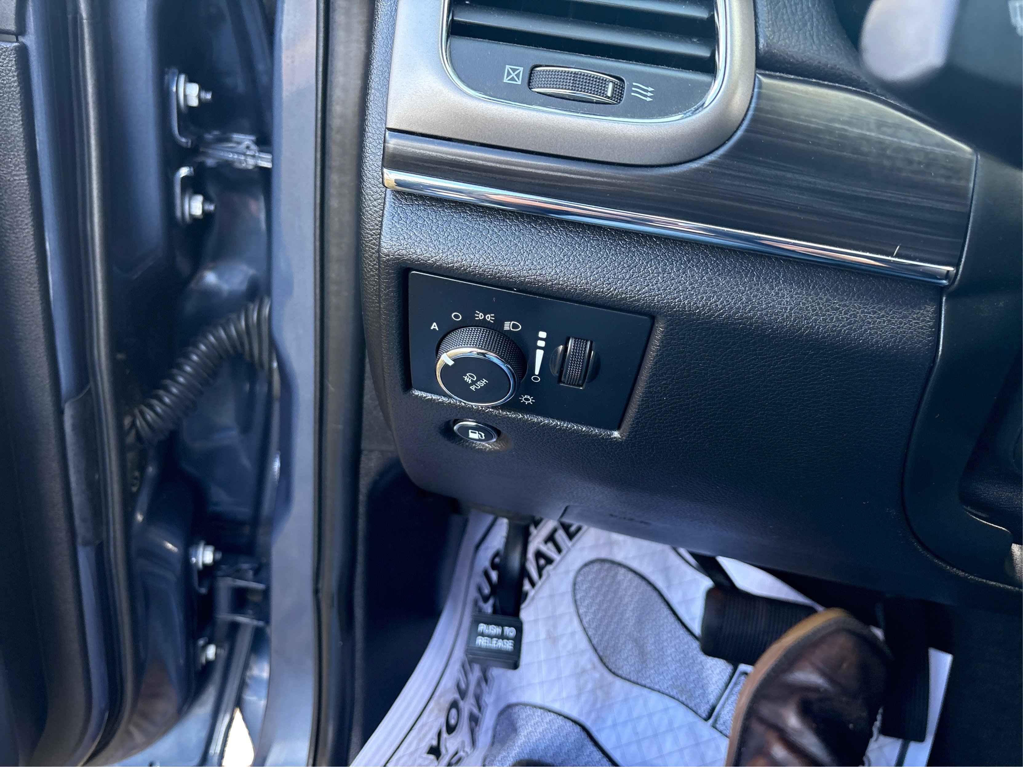 Used 2021 Jeep Grand Cherokee Limited w/ Luxury Group II image 15