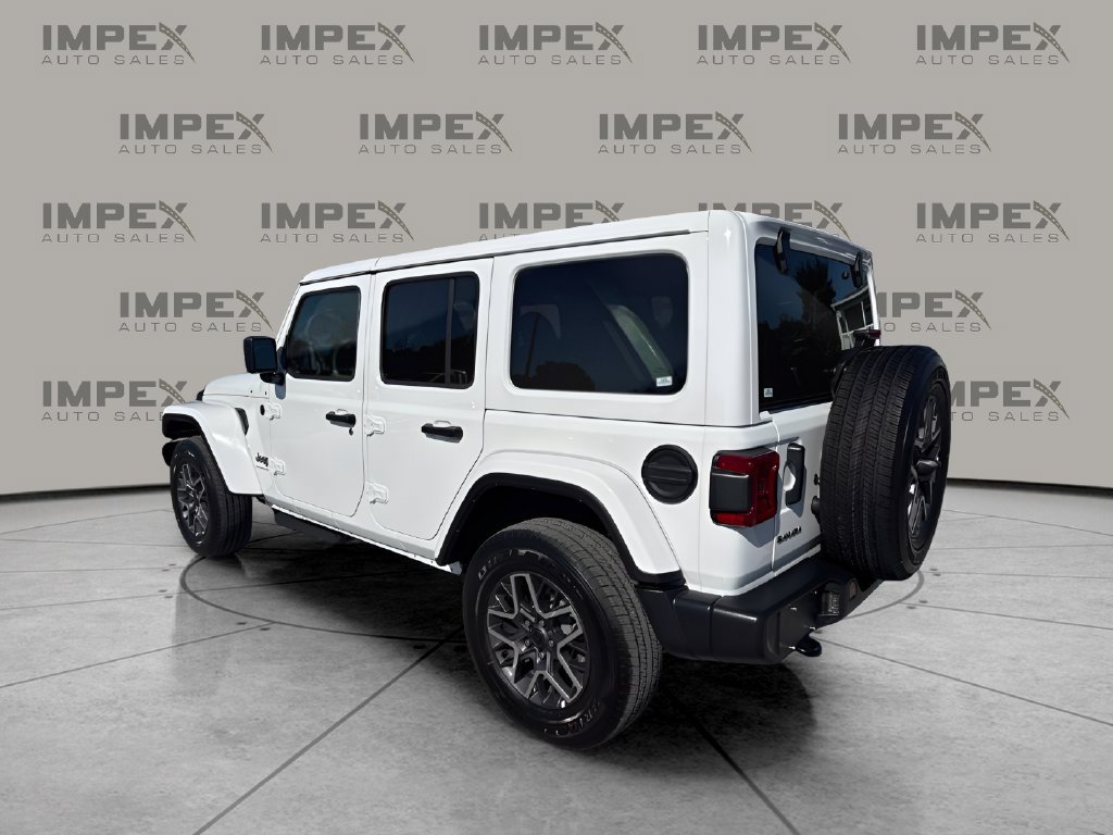 Used 2026 Jeep Wrangler Unlimited Sahara AWD/4WD image 3