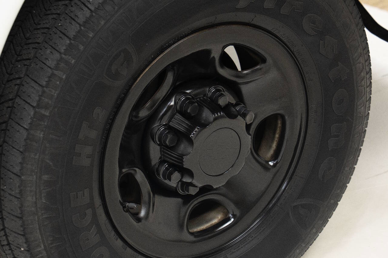 Used 2017 Chevrolet Express 2500 Extended image 56