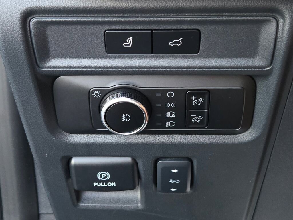 Used 2024 Ford Expedition Limited RWD image 23