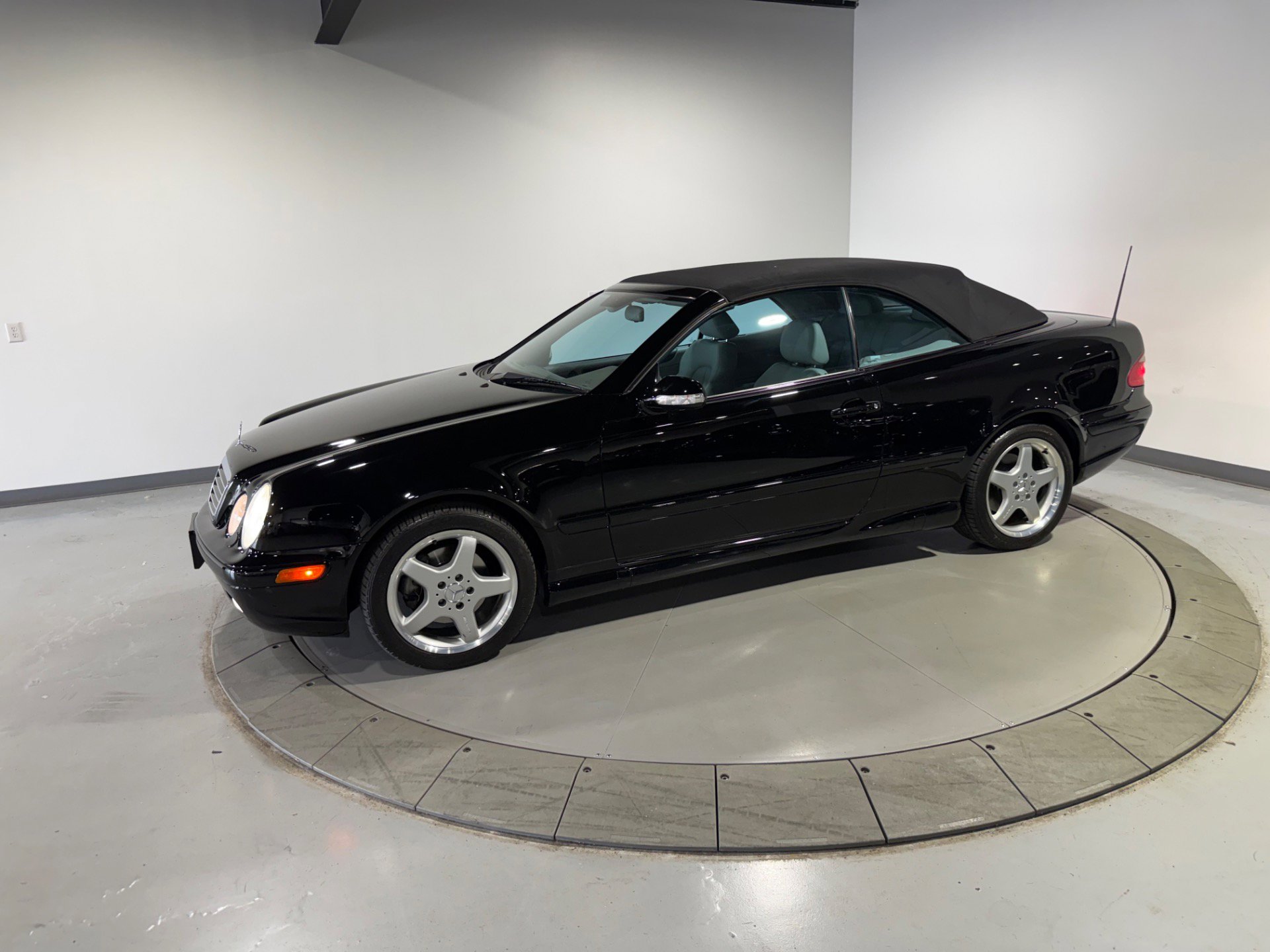 Used 2003 Mercedes-Benz CLK 430 Cabriolet w/ K4 Opt Pkg image 17