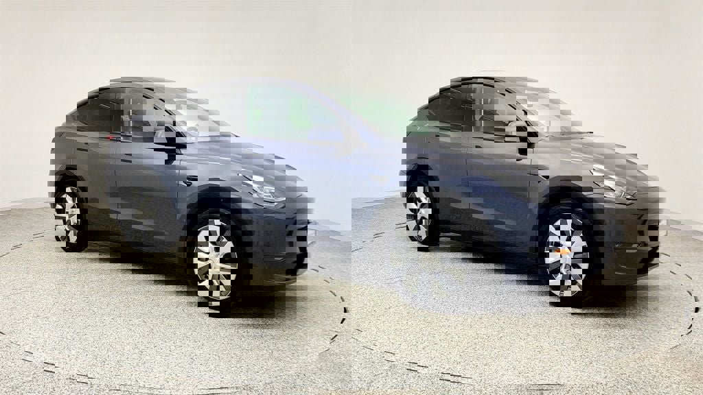 Used 2023 Tesla Model Y Long Range image 3