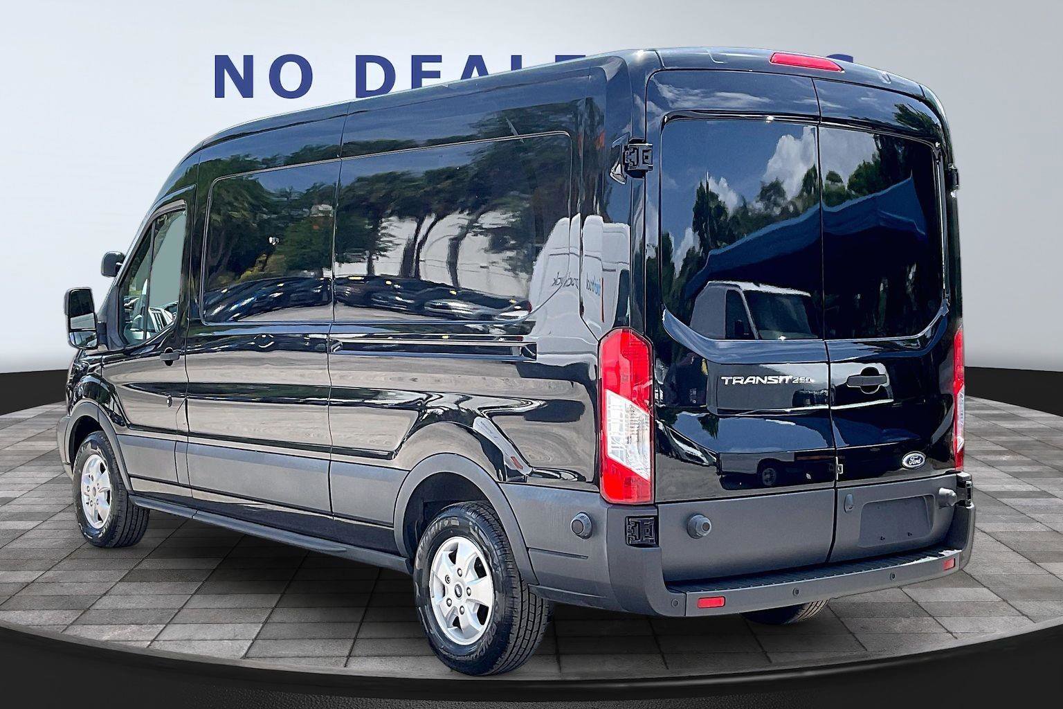 Used 2017 Ford Transit 250 148 Medium Roof image 4