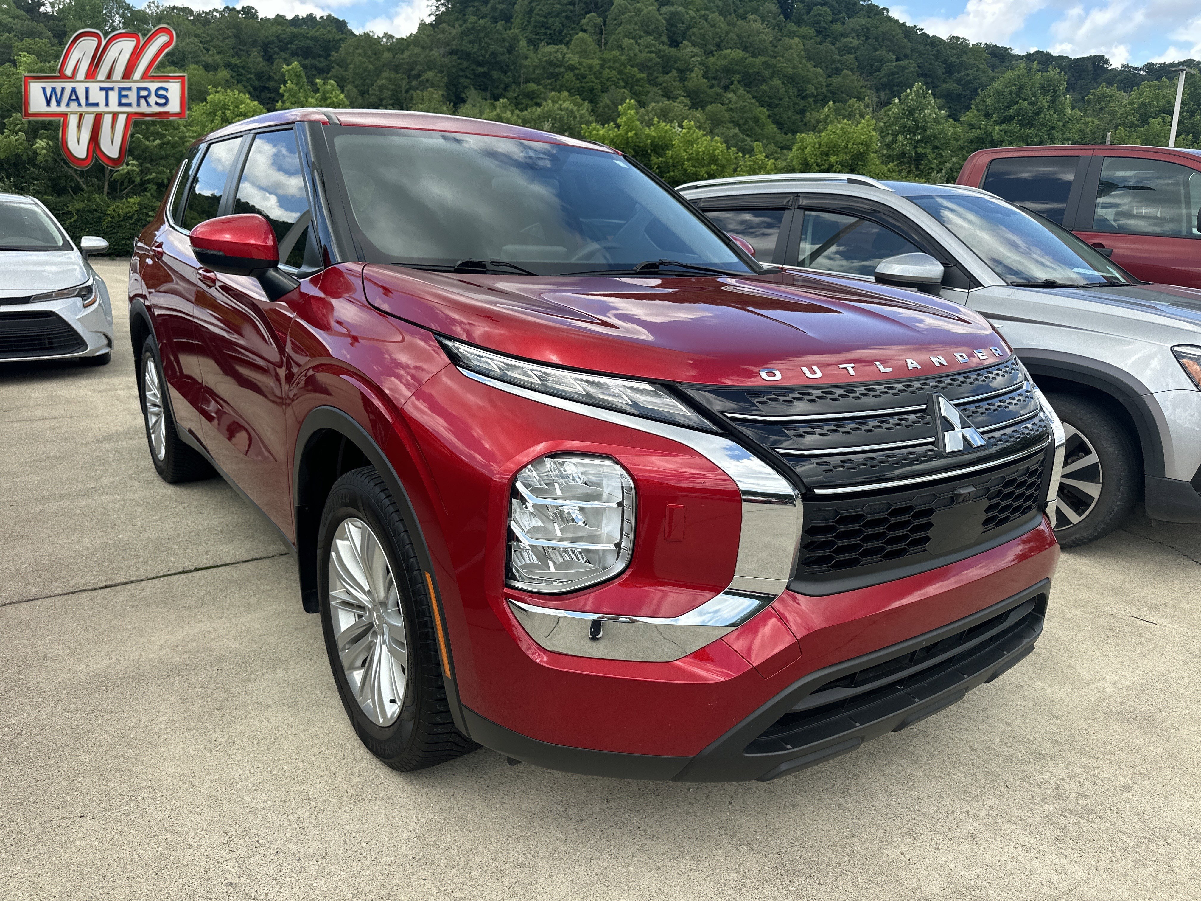 Used 2023 Mitsubishi Outlander ES