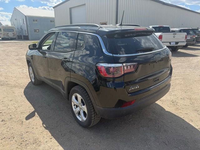 Used 2019 Jeep Compass Latitude w/ Popular Equipment Group AWD/4WD image 5