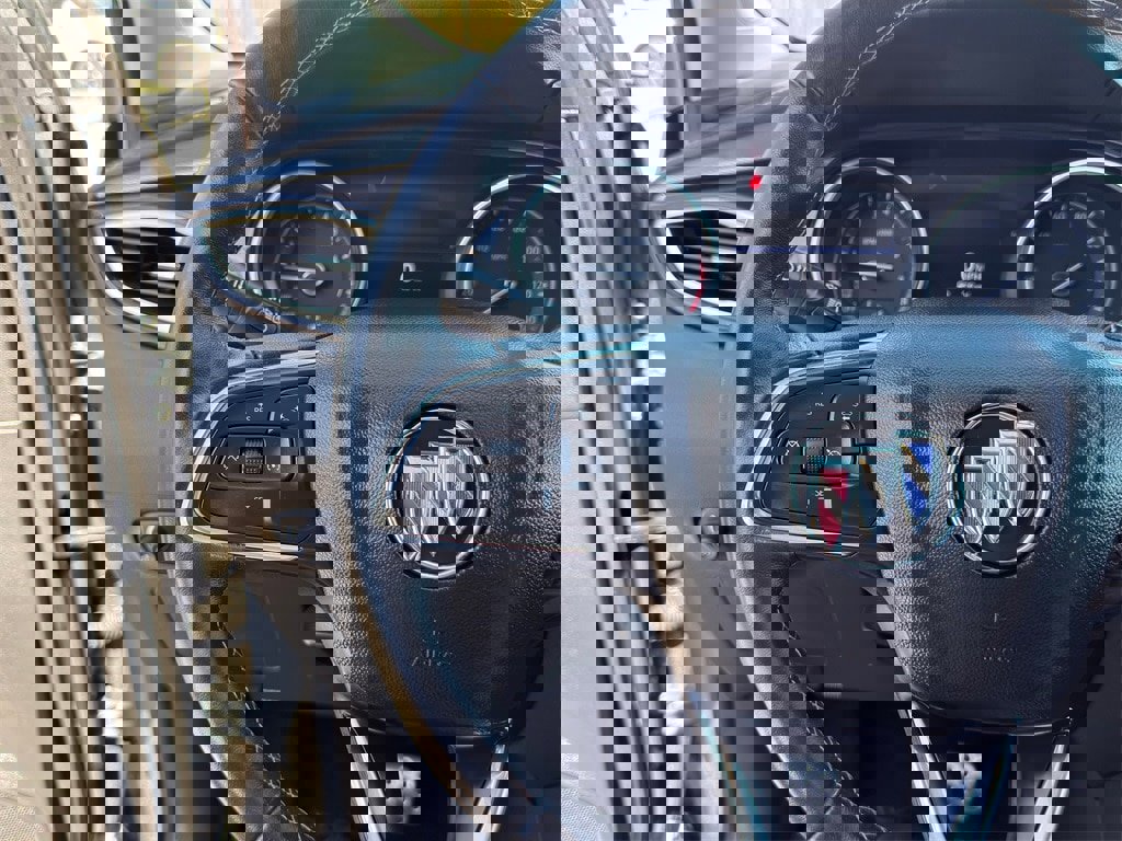 Used 2023 Buick Encore GX Select w/ Sport Touring Package image 17