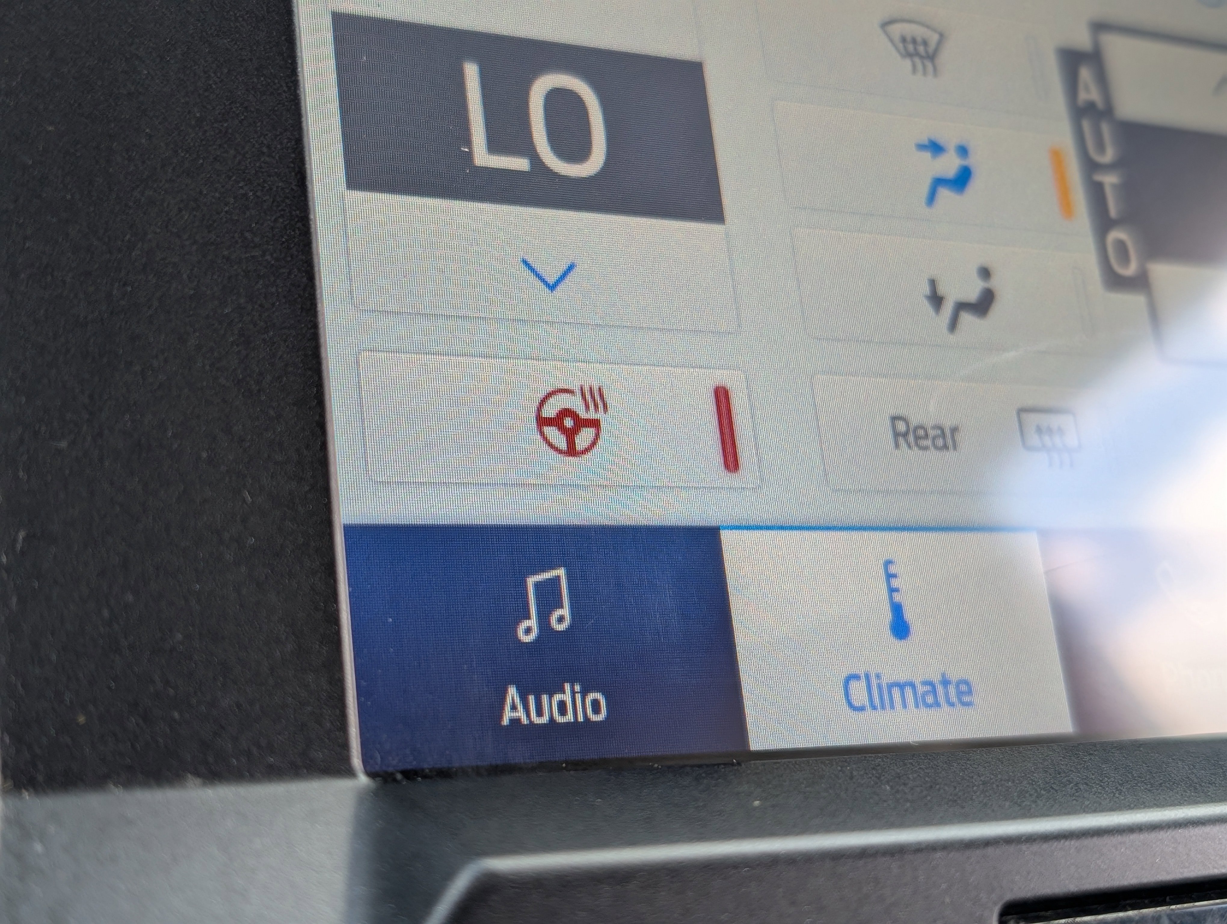 Used 2019 Ford F150 Lariat w/ Equipment Group 502A Luxury image 5