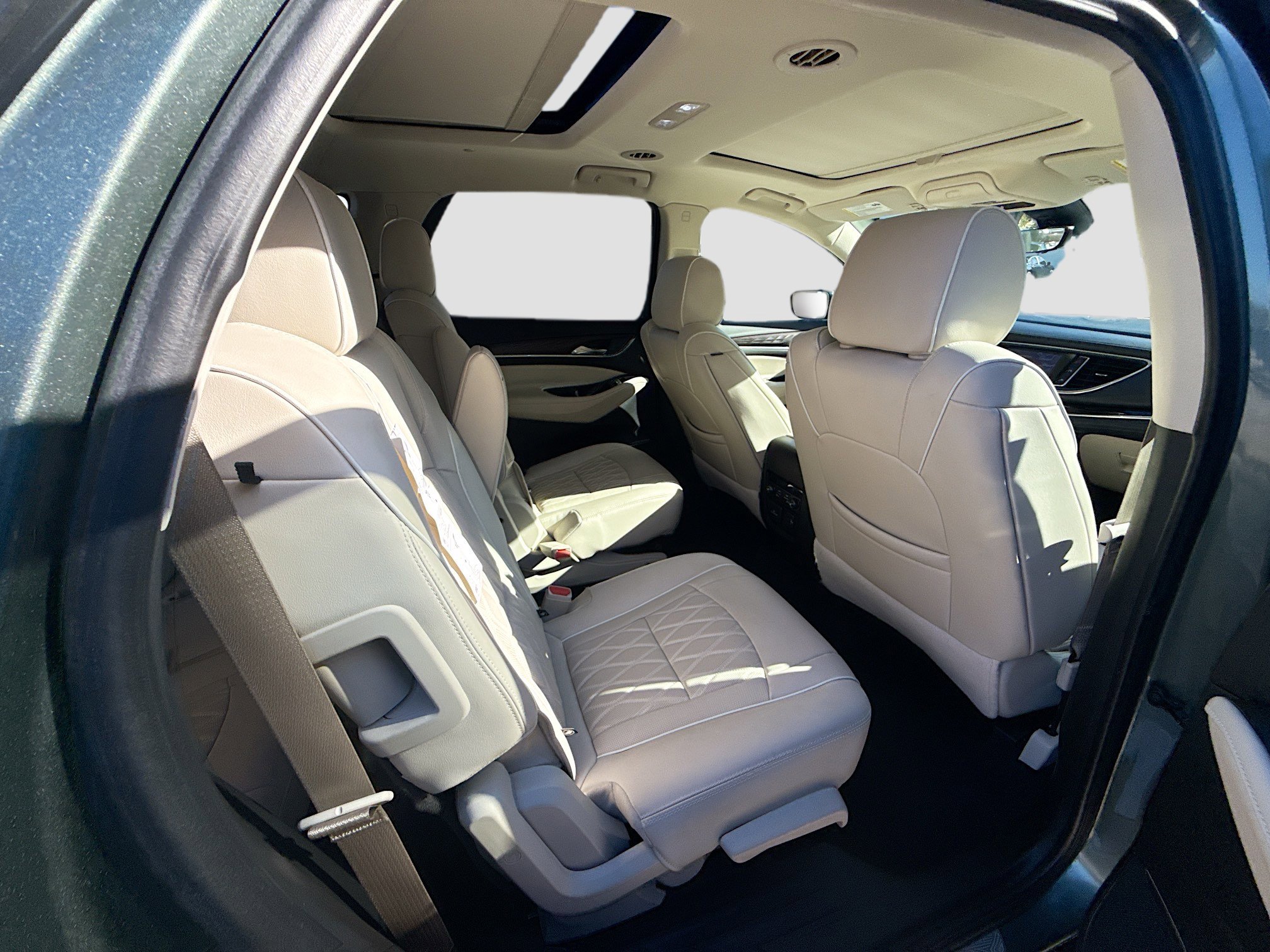 Used 2022 Buick Enclave Avenir w/ Avenir Technology Package image 30