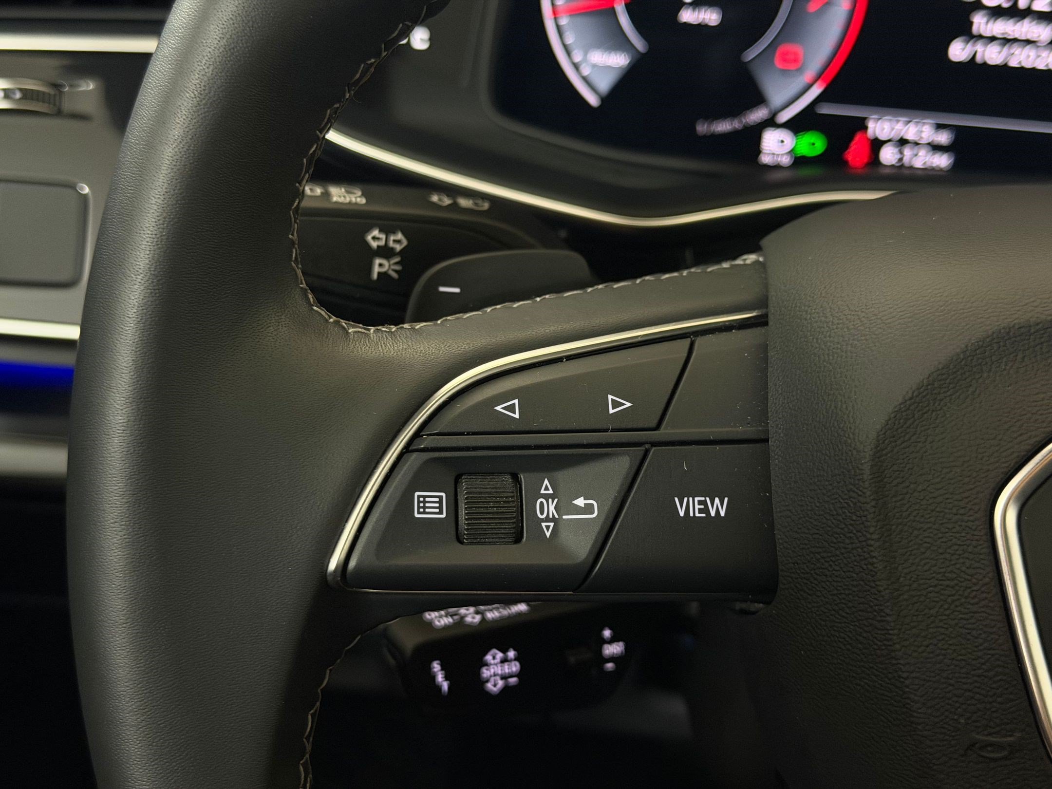 Used 2025 Audi Q8 Premium Plus AWD/4WD image 18