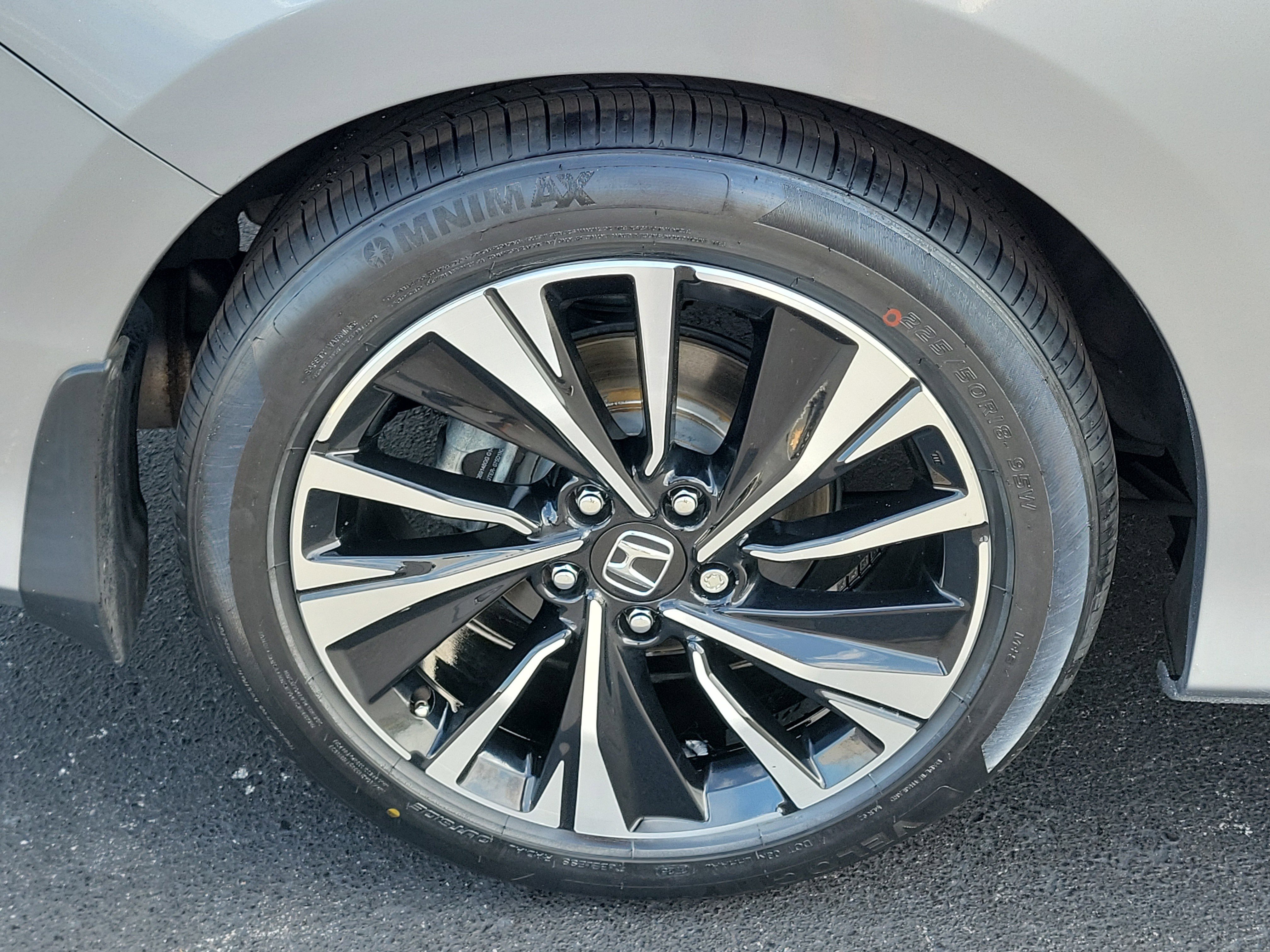 Used 2017 Honda Accord EX-L image 6