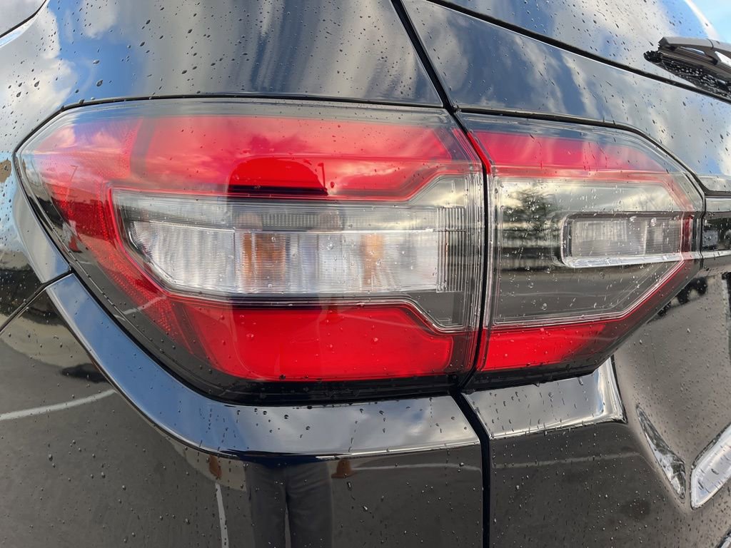 Certified 2025 Honda Pilot Black Edition image 7