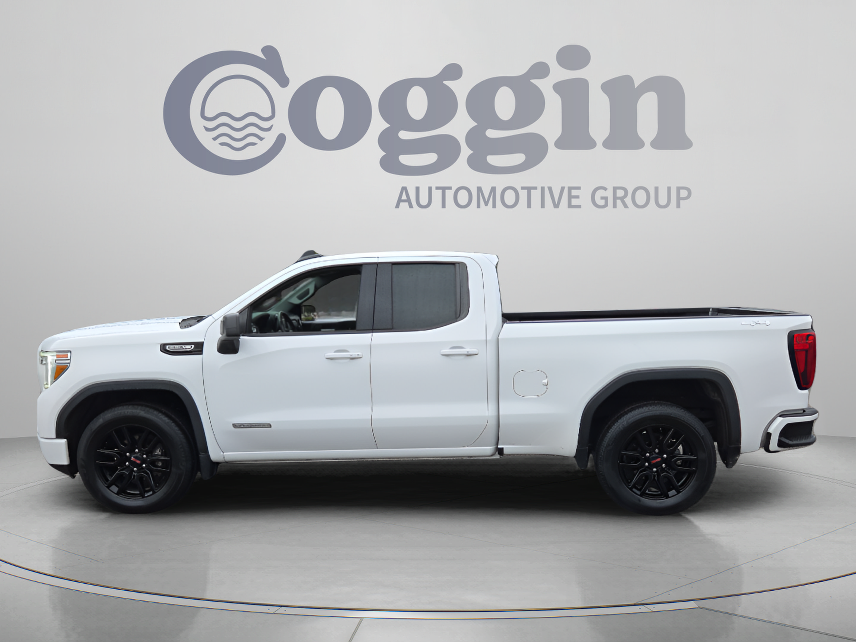 Used 2022 GMC Sierra 1500 Elevation w/ Preferred Package AWD/4WD image 2