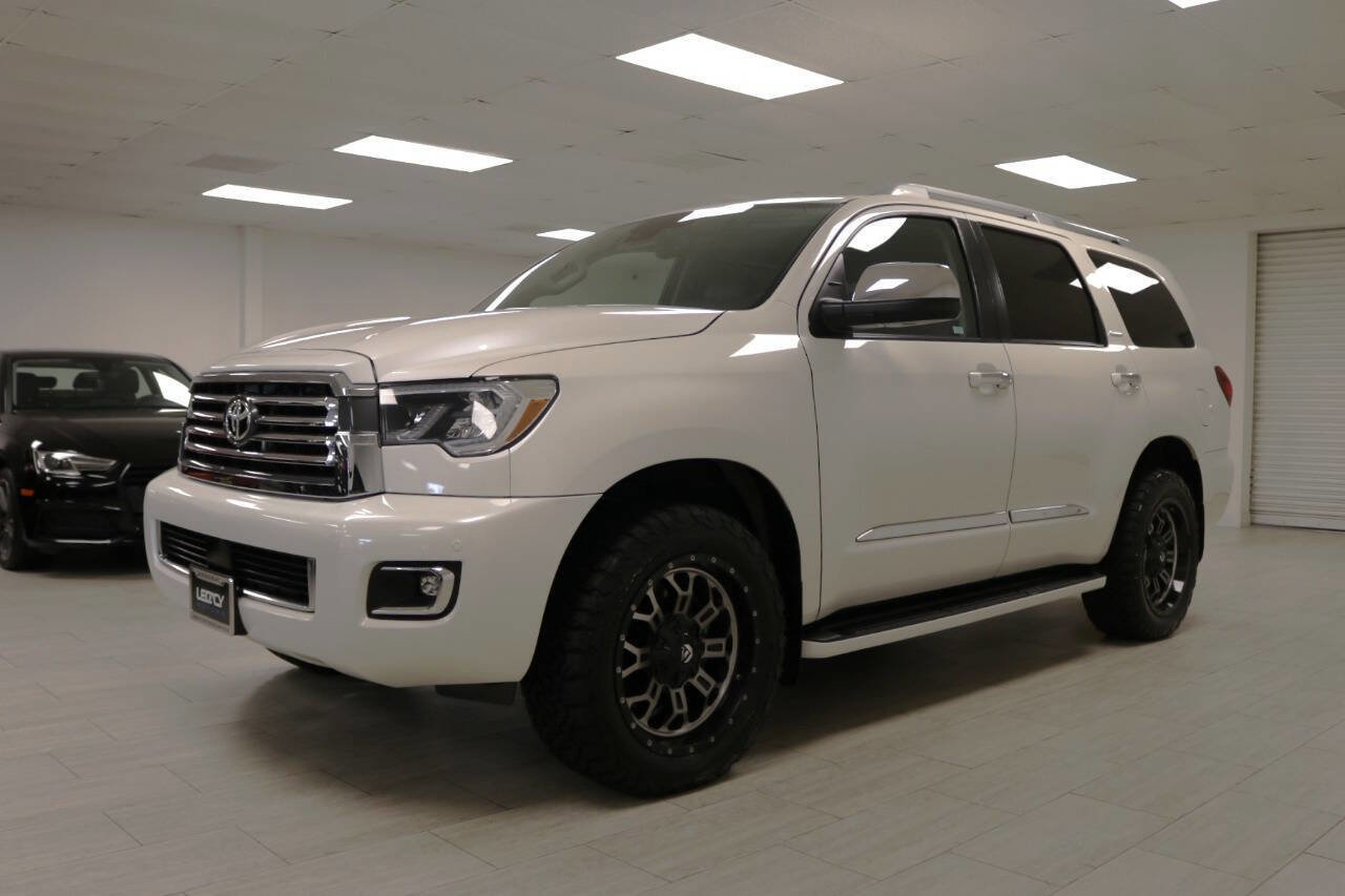 Used 2020 Toyota Sequoia Platinum image 3