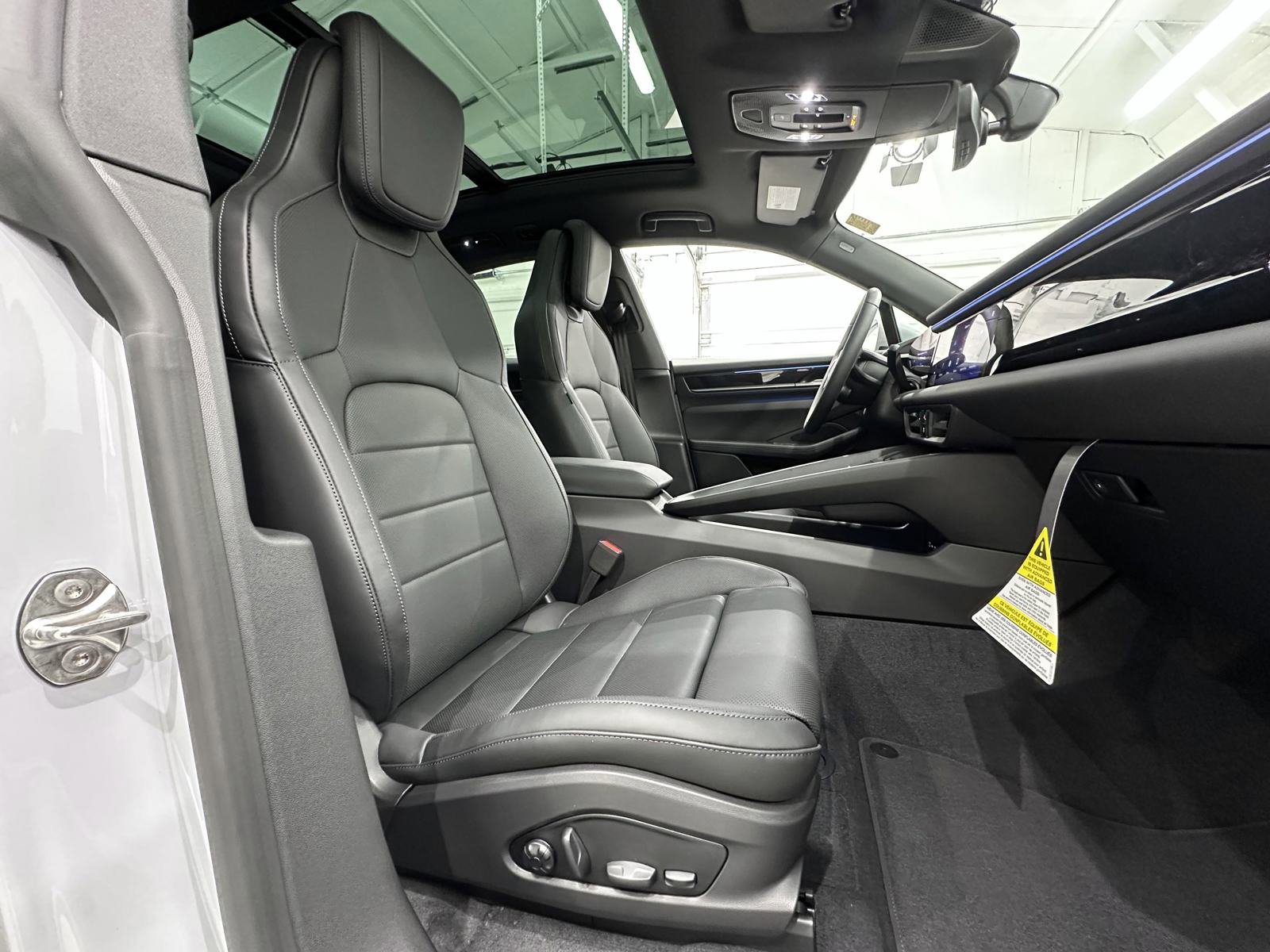 Certified 2025 Porsche Macan Electric image 24