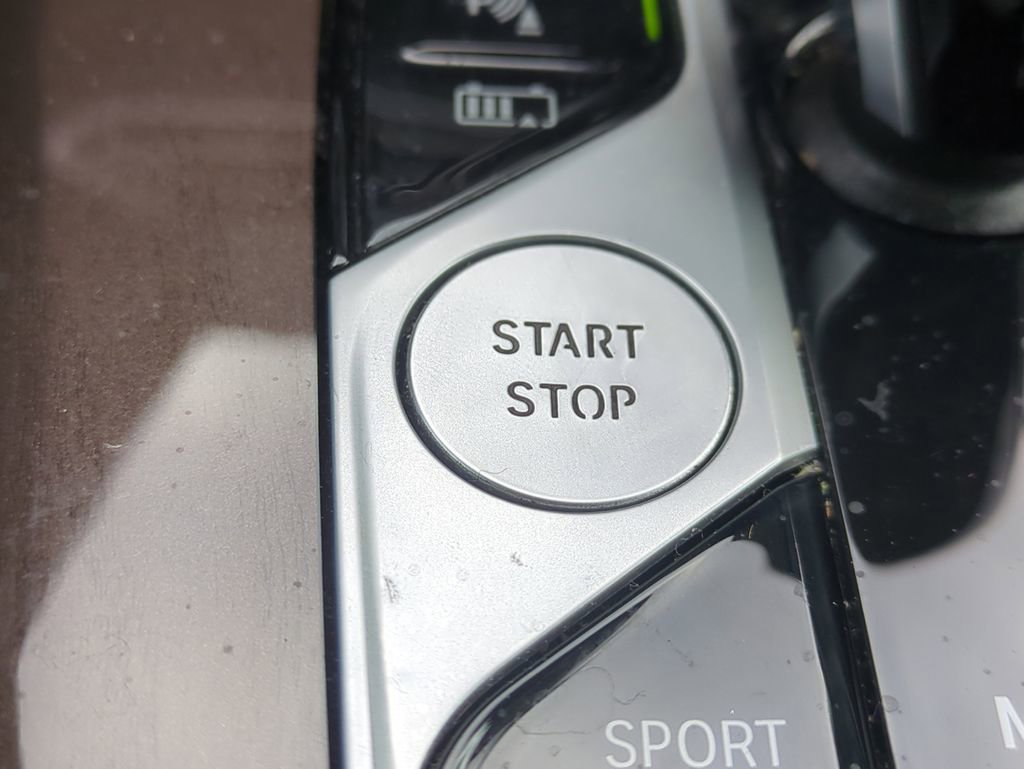 Used 2022 BMW X5 xDrive45e w/ Premium Package image 32