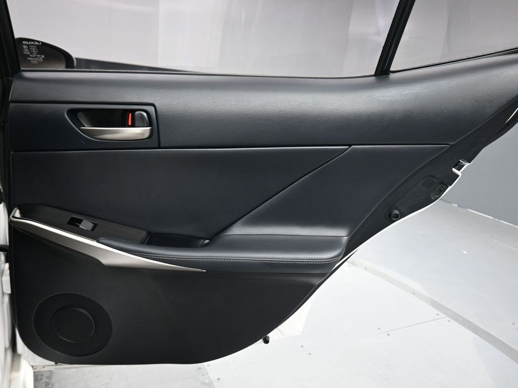 Used 2020 Lexus IS 300 image 32