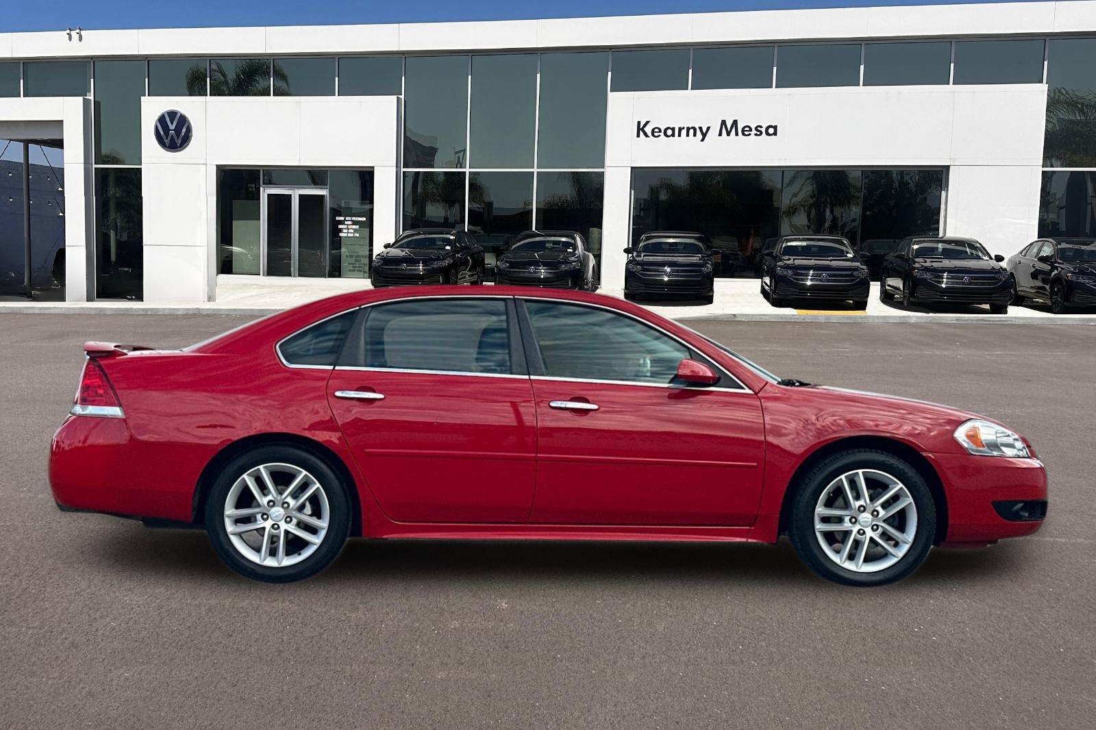 Used 2013 Chevrolet Impala LTZ FWD image 3