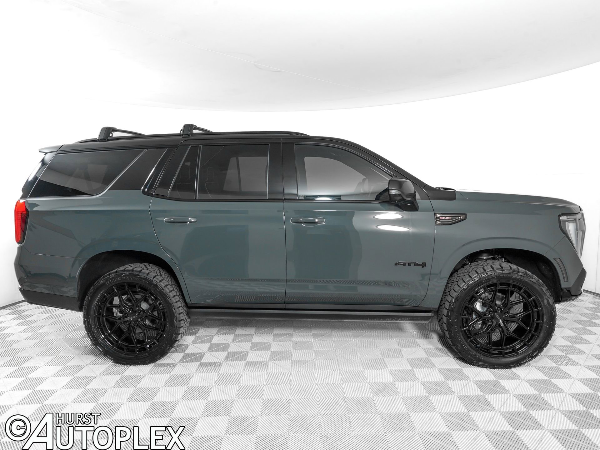 Used 2026 GMC Yukon AT4 Ultimate w/ LPO, Floor Liner Package AWD/4WD image 4