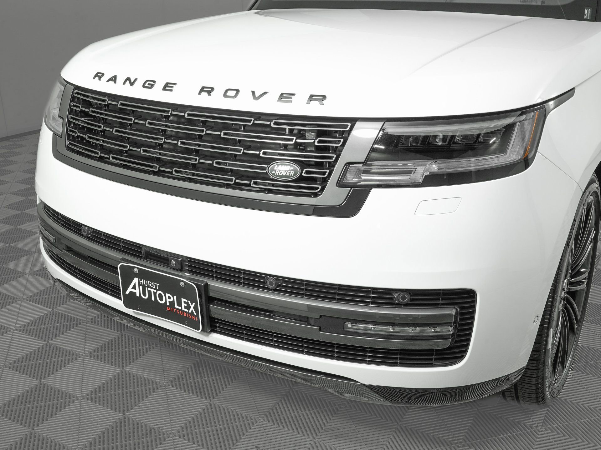 Used 2025 Land Rover Range Rover SE image 31