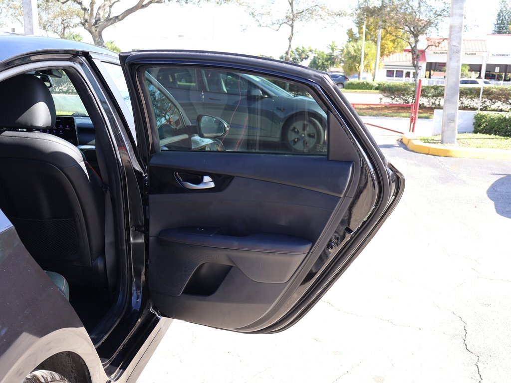 Used 2022 Kia Forte GT image 24