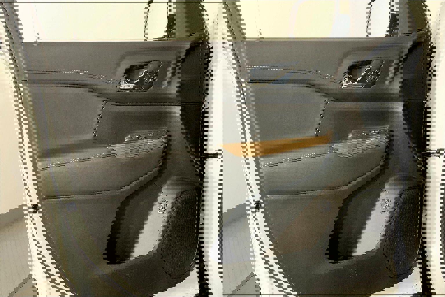 Used 2023 GMC Acadia SLE w/ Driver Convenience Package image 25