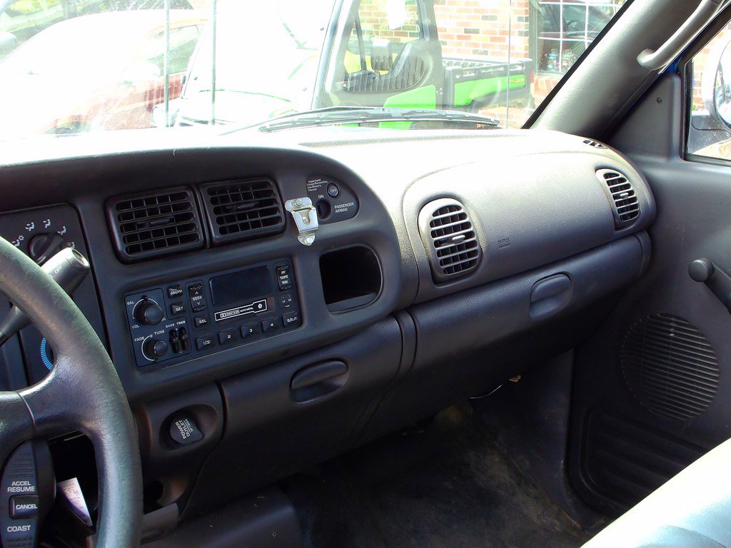 Used 2000 Dodge Ram 2500 Truck 4x4 Quad Cab image 9