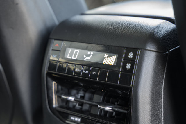 Used 2023 Jeep Grand Cherokee L Laredo AWD/4WD image 41