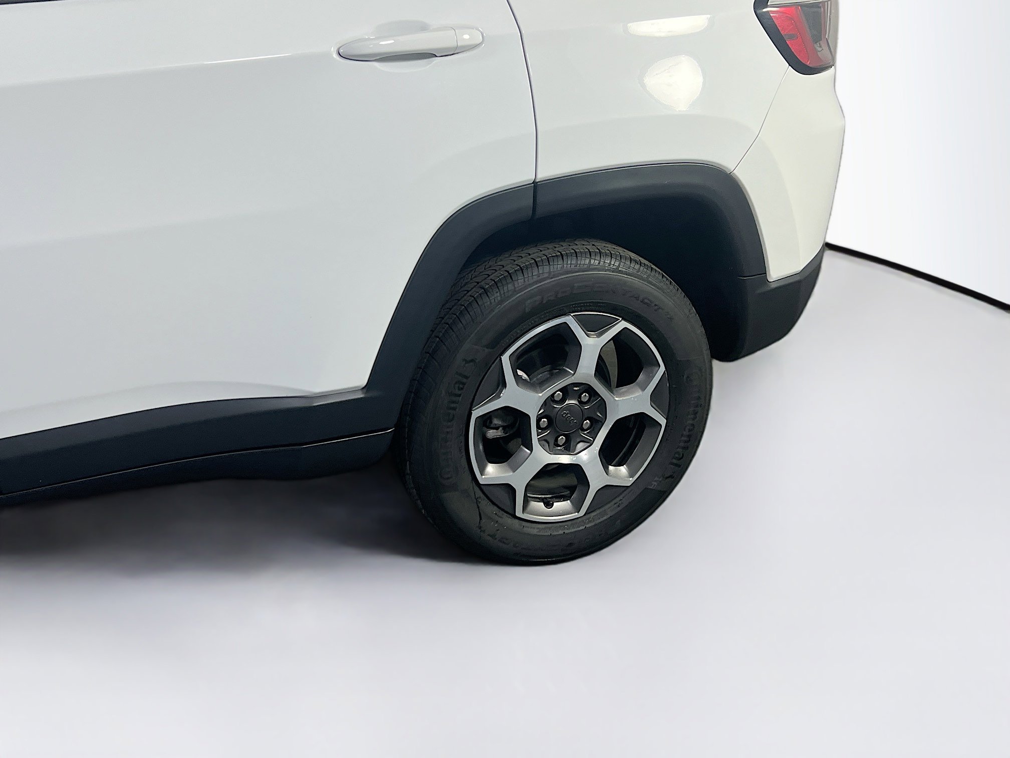 Used 2022 Jeep Compass Trailhawk w/ Trailhawk Convenience Group image 28