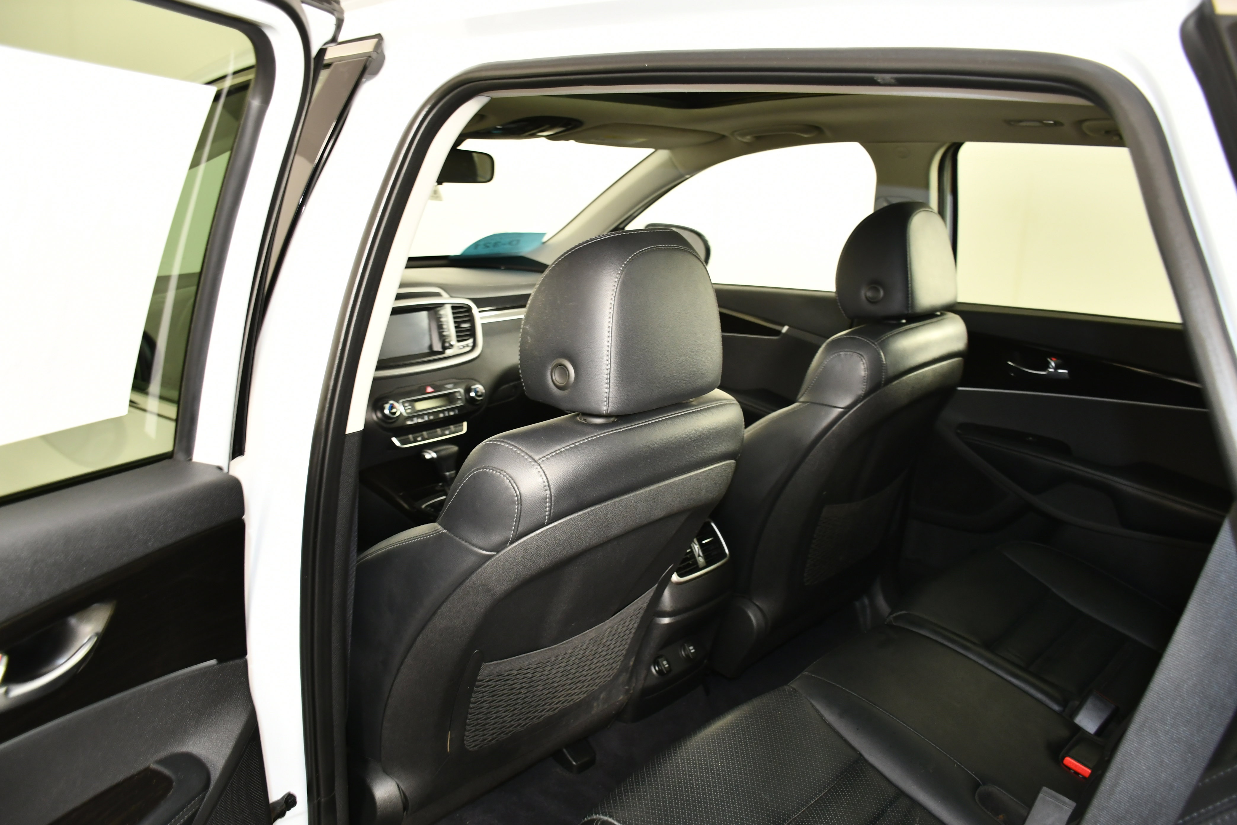 Used 2020 Kia Sorento EX image 48