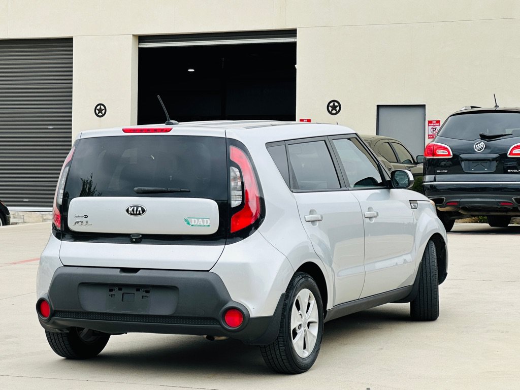 Used 2015 Kia Soul FWD image 10