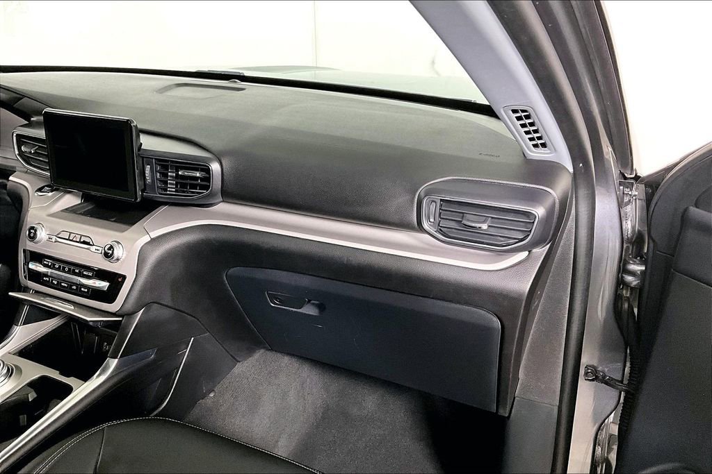 Used 2023 Ford Explorer XLT w/ Equipment Group 202A image 16