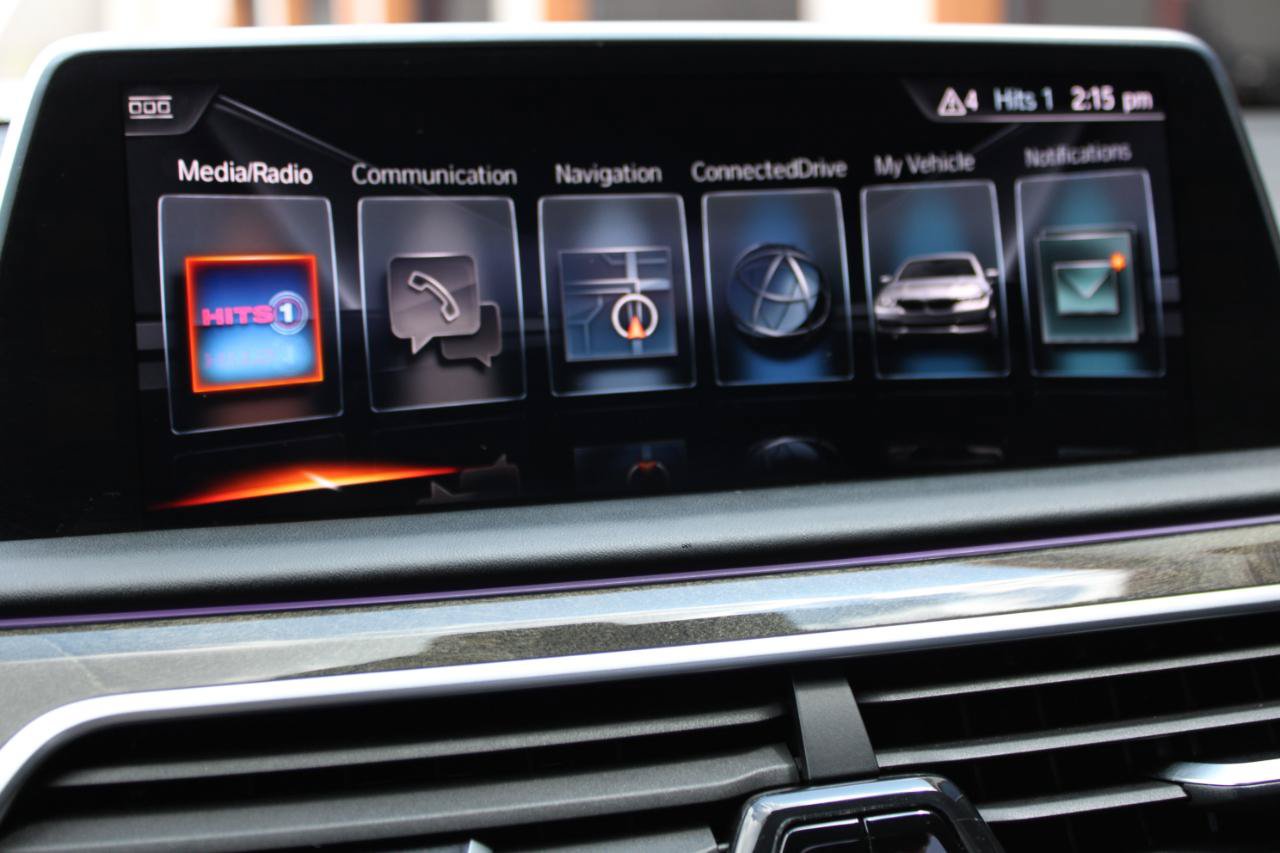Used 2017 BMW 750i RWD image 29