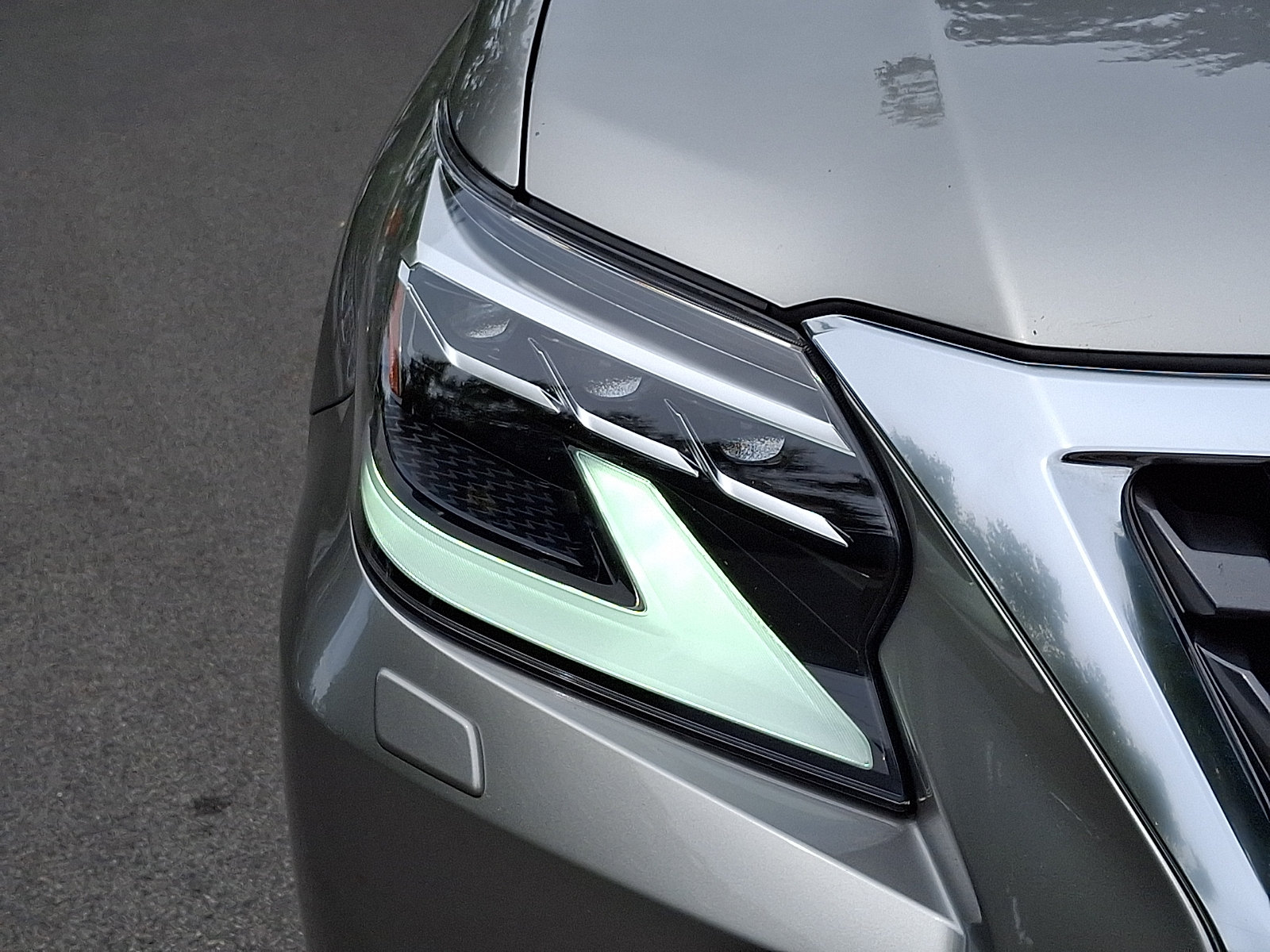 Certified 2021 Lexus GX 460 Premium w/ Premium Package AWD/4WD image 9